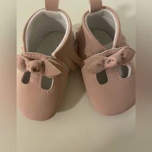 Carters pink baby shoes 0-3 months
